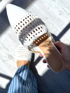 Beth Pointed Flats - White
