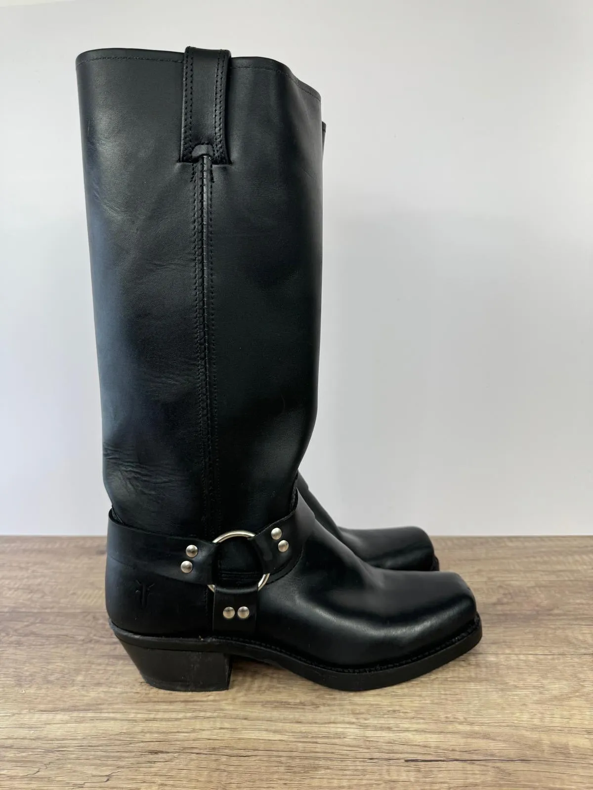 FRYE HARNESS 12R TALL LEATHER BOOTS