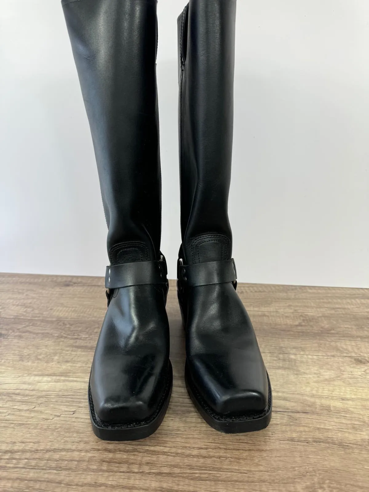 FRYE HARNESS 12R TALL LEATHER BOOTS