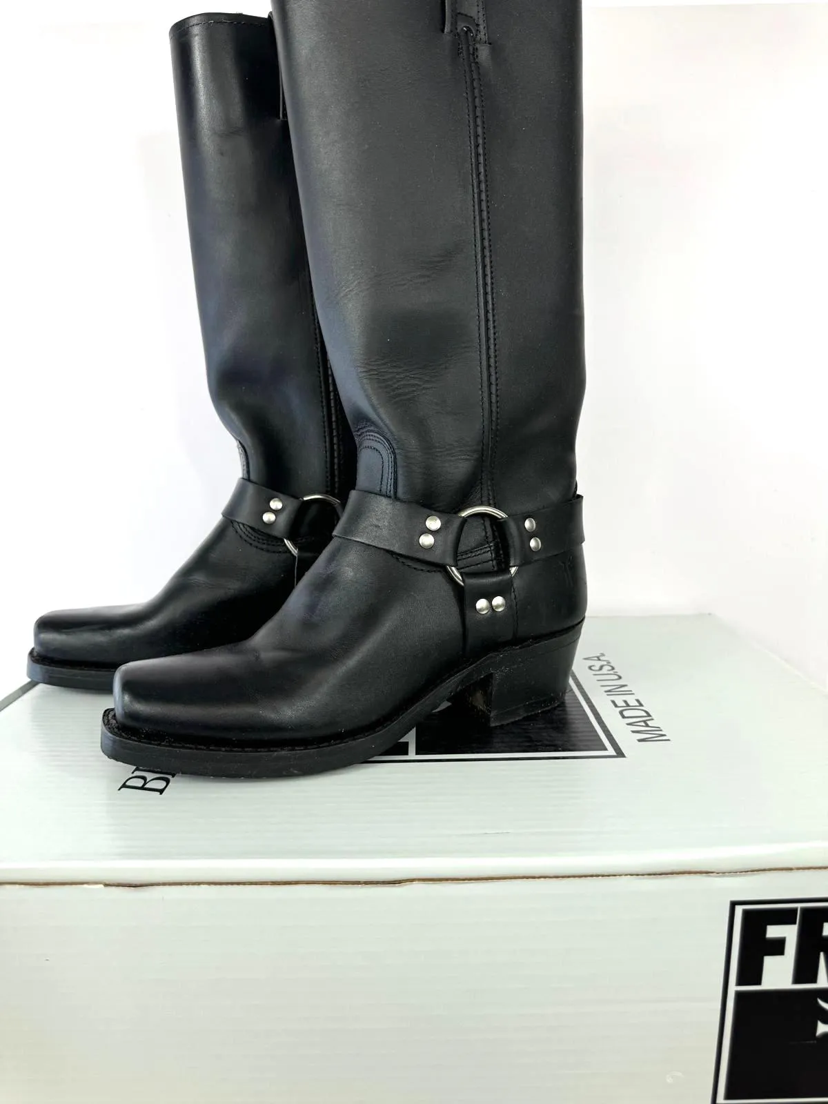 FRYE HARNESS 12R TALL LEATHER BOOTS