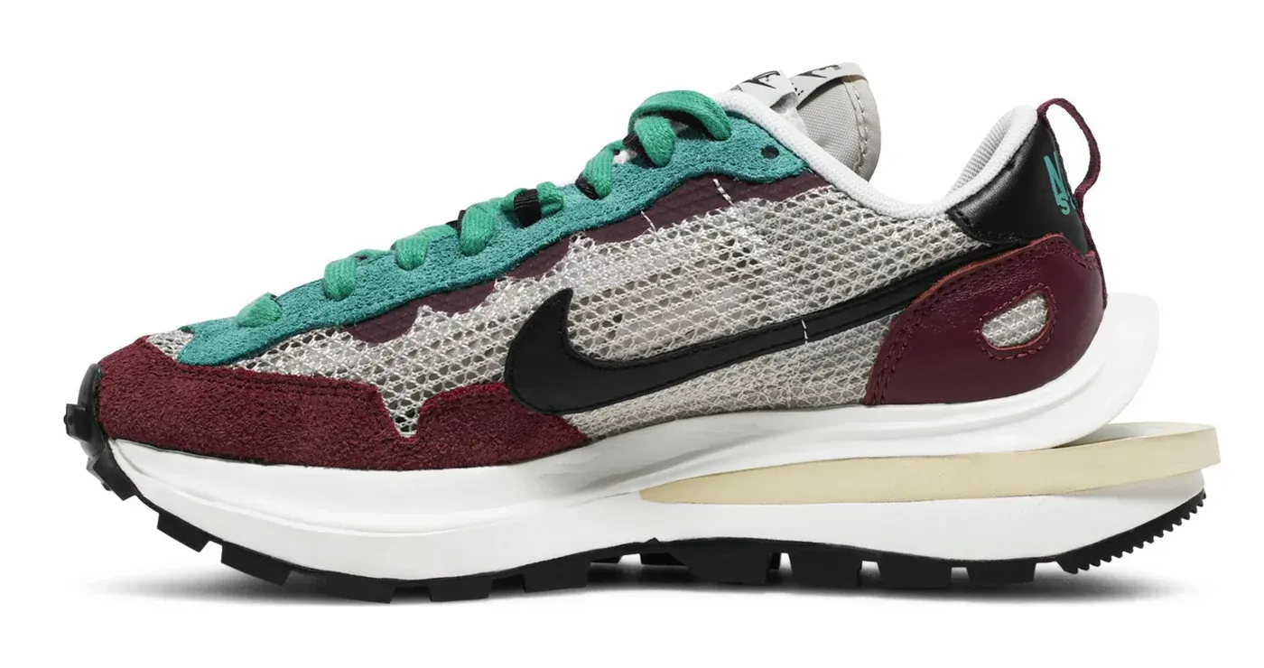 SACAI X NIKE VAPORWAFFLE RED GREEN