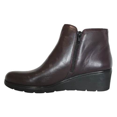 Suave Wedge Ankle Boots - Joss - Burgundy